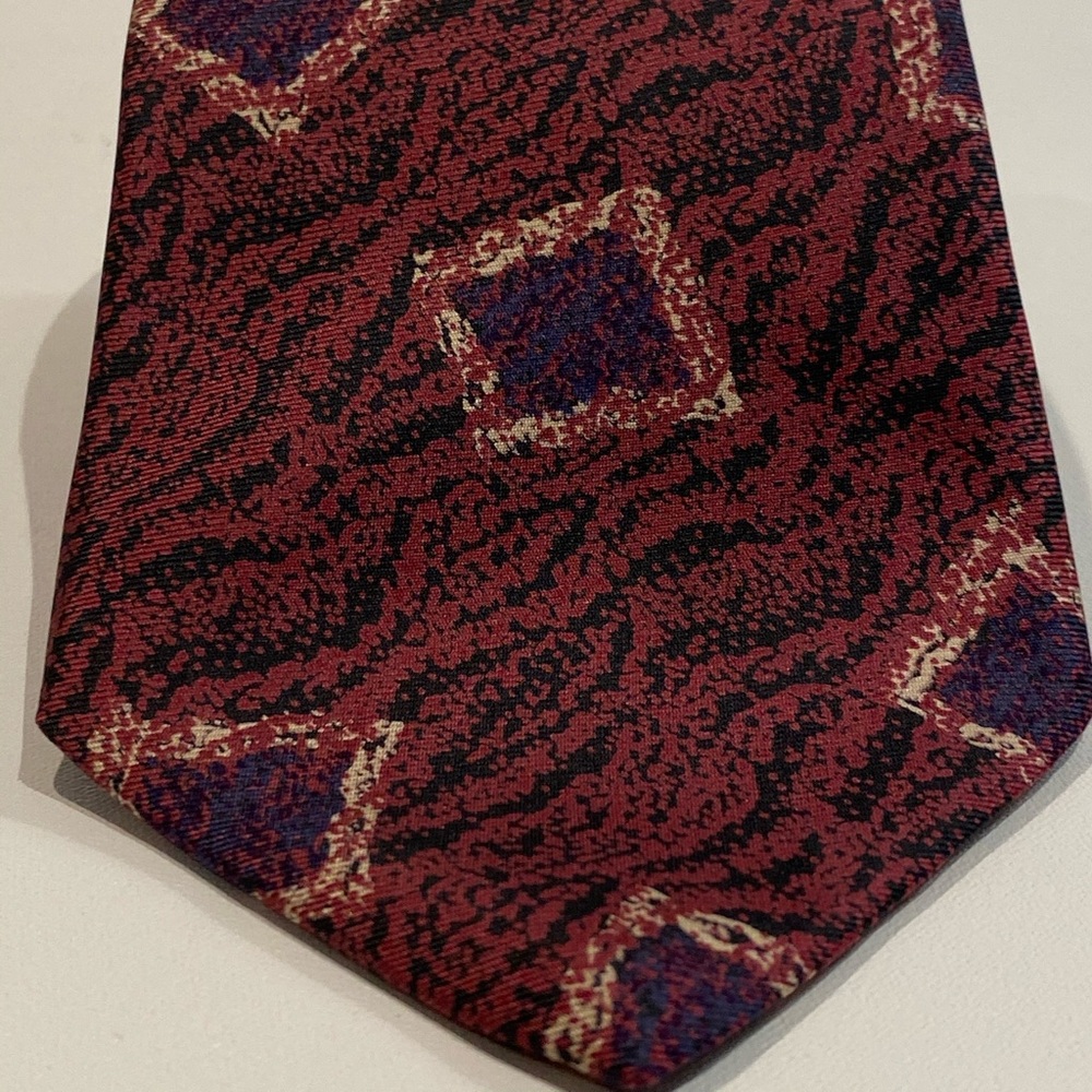 Vtg Mario Valentino Burgundy SILK Necktie